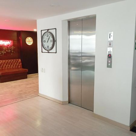 Apartasuite Laureles Cmc Medellin Bagian luar foto