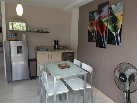Apartasuite Laureles Cmc Medellin Bagian luar foto